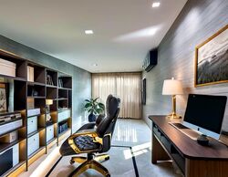 King's Road (D10), Terrace #535466701
